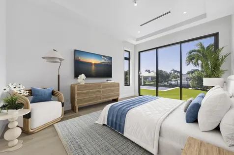 2442 Bay Circle Palm Beach Gardens FL 33410