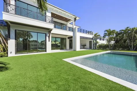 2442 Bay Circle Palm Beach Gardens FL 33410