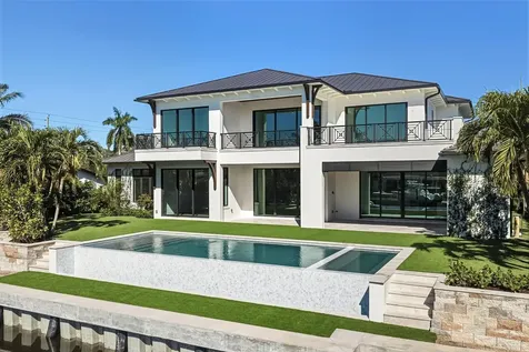 2442 Bay Circle Palm Beach Gardens FL 33410