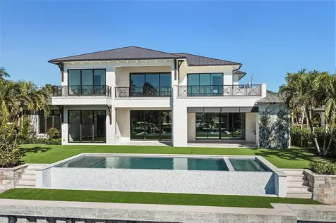 2442 Bay Circle Palm Beach Gardens FL 33410