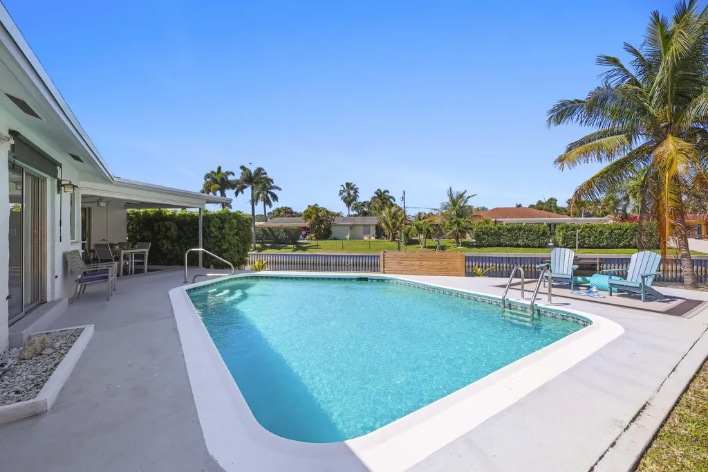6797 Bayshore Drive Lake Worth FL 33462