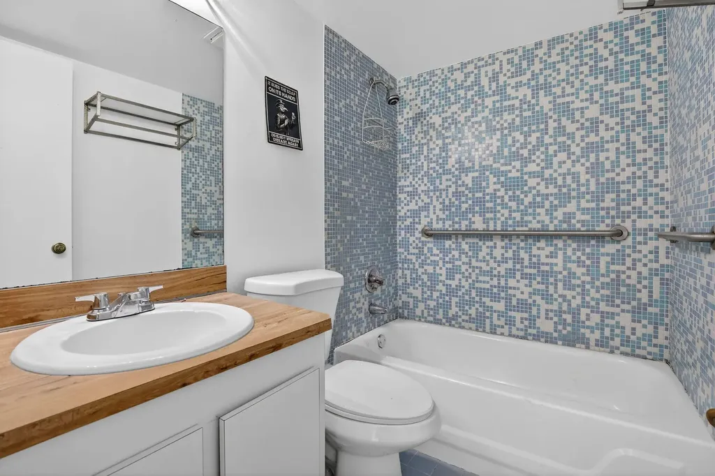 8042 SW 21st Place Davie FL 33324