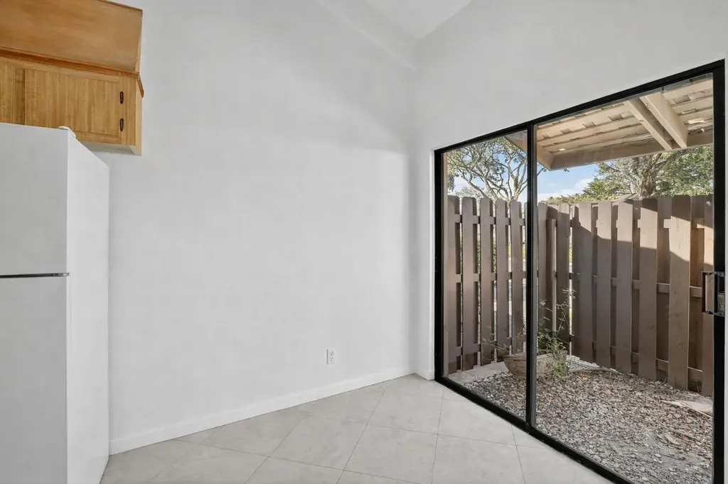 8042 SW 21st Place Davie FL 33324