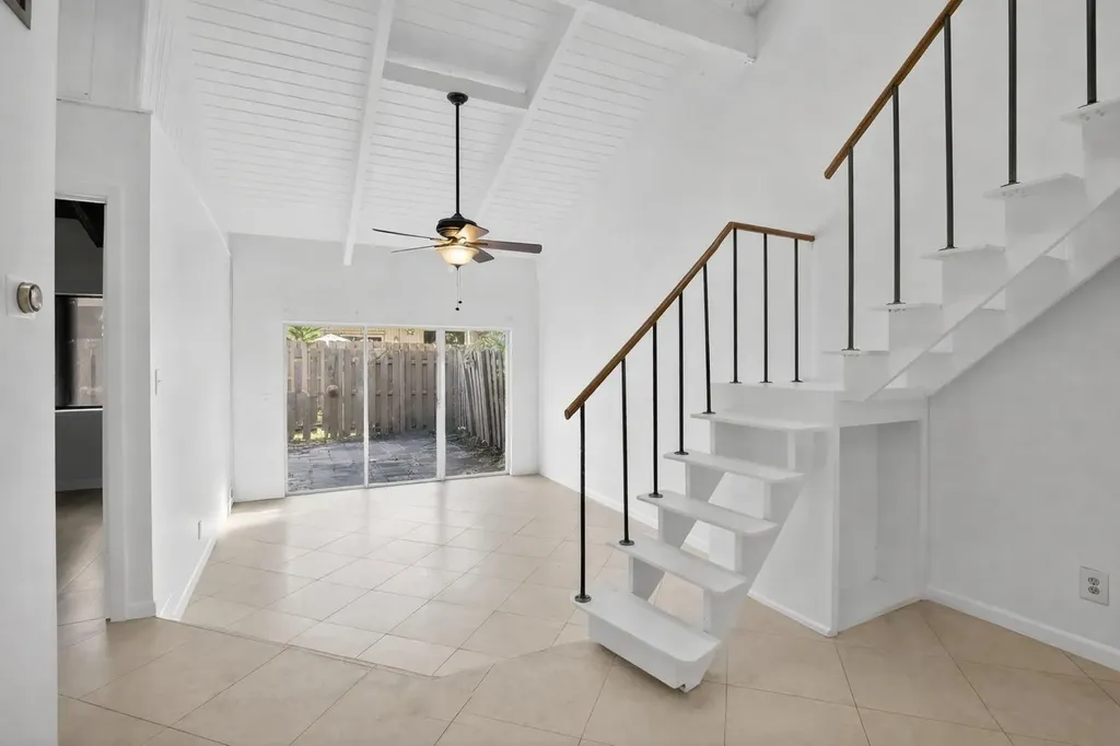 8042 SW 21st Place Davie FL 33324
