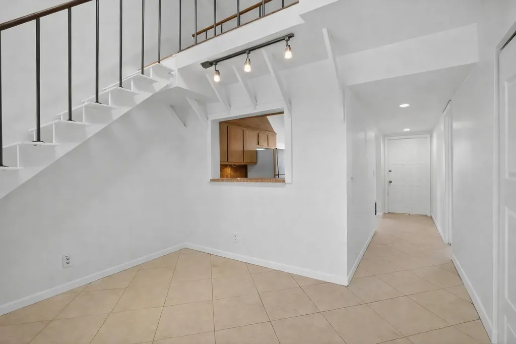8042 SW 21st Place Davie FL 33324