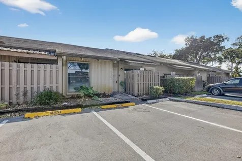 8042 SW 21st Place Davie FL 33324