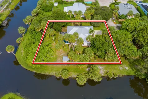 612 SE 6th Street Stuart FL 34994