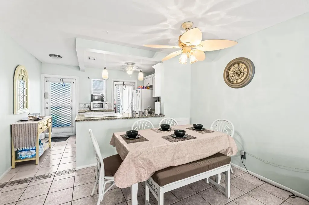 2121 NE 1st Court Boynton Beach FL 33435