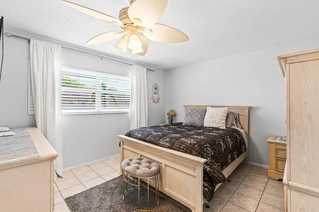 2121 NE 1st Court Boynton Beach FL 33435