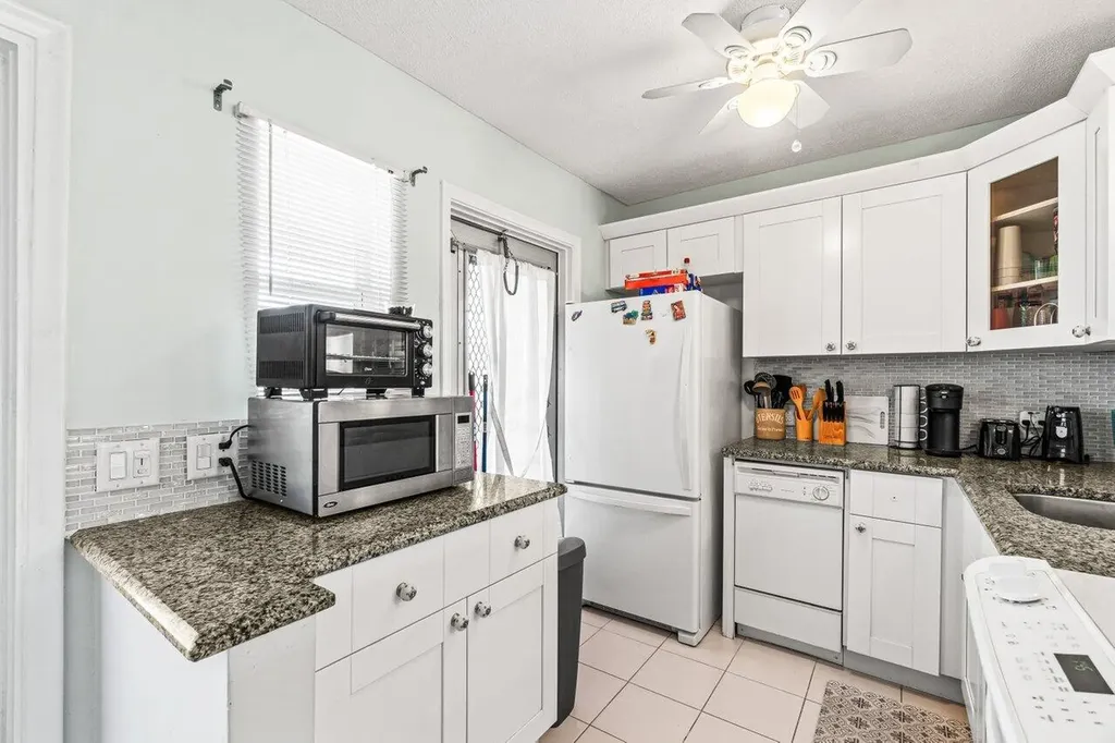 2121 NE 1st Court Boynton Beach FL 33435