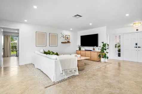 351 Colony Key Circle Atlantis FL 33462