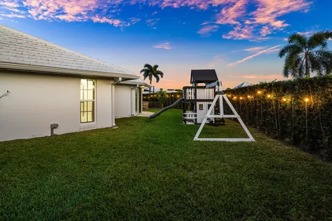 351 Colony Key Circle Atlantis FL 33462