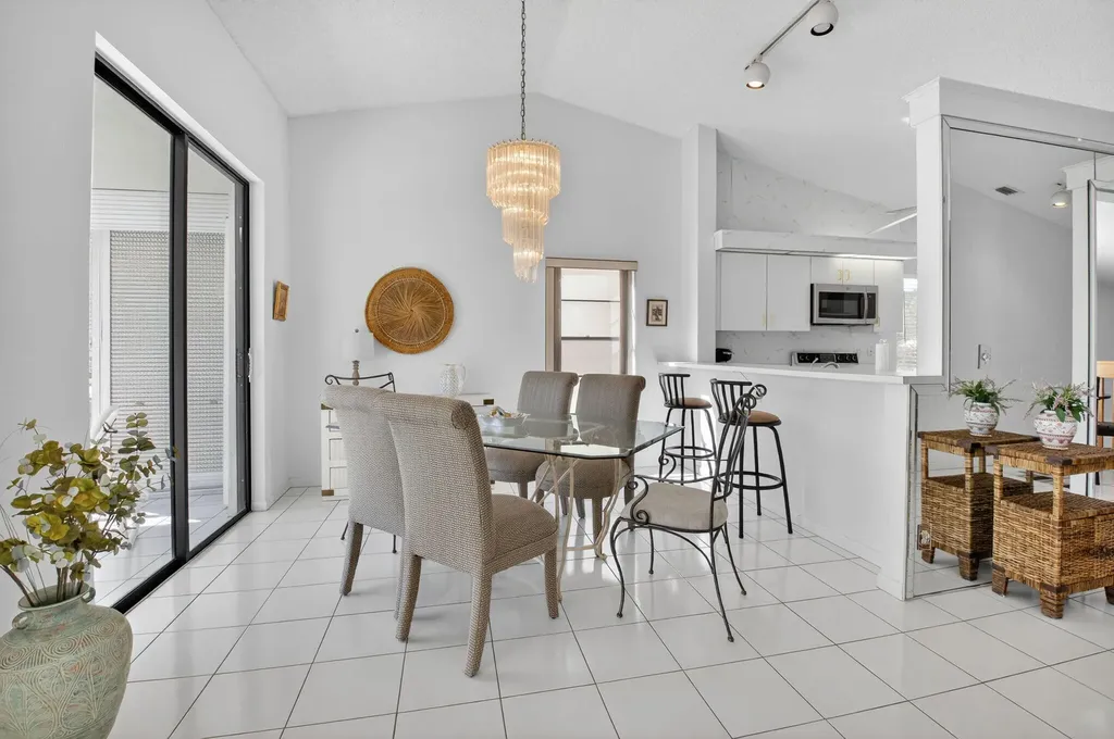 10279 N Circle Lake Drive Boynton Beach FL 33437