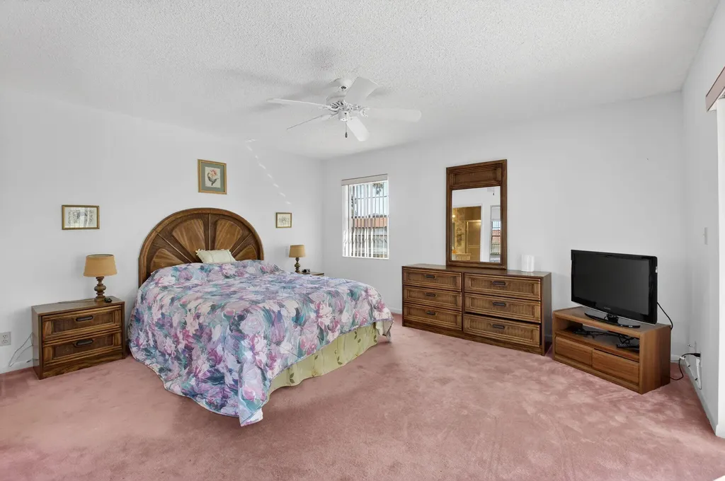 10279 N Circle Lake Drive Boynton Beach FL 33437
