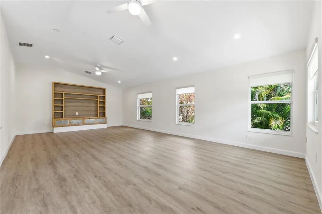 530 NE 3rd Avenue Delray Beach FL 33444