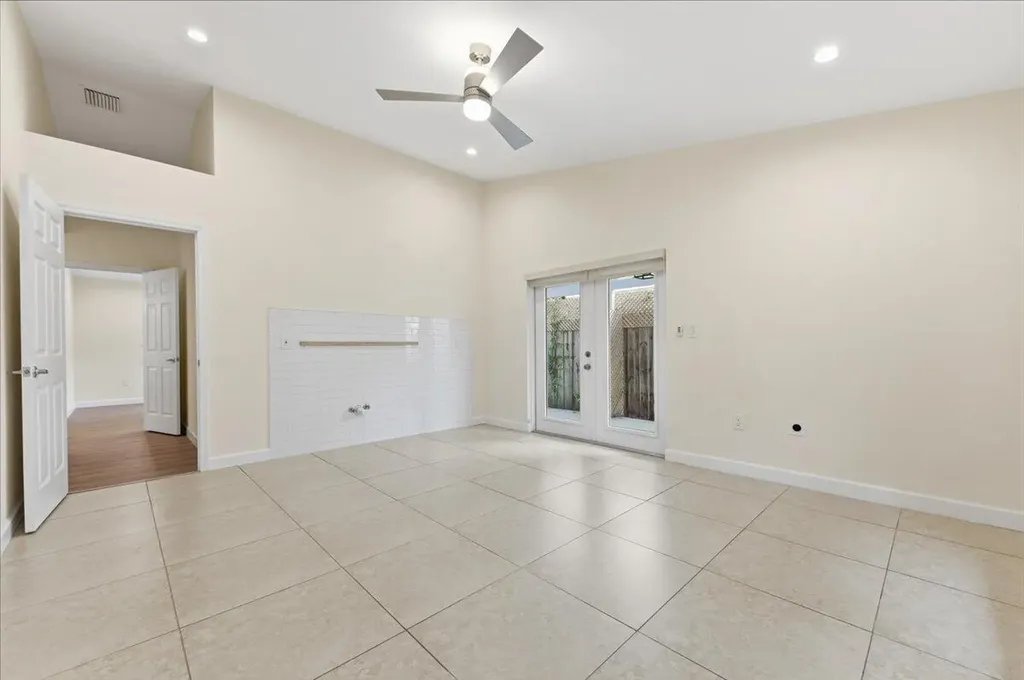 530 NE 3rd Avenue Delray Beach FL 33444
