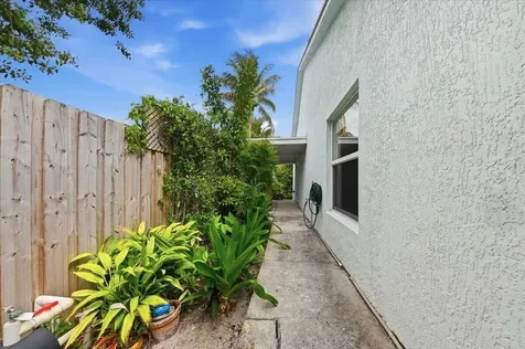 530 NE 3rd Avenue Delray Beach FL 33444