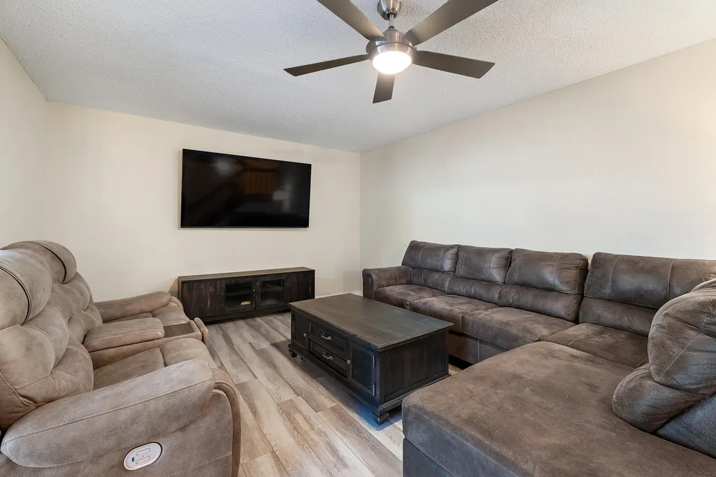 402 SE Castle Court Port St Lucie FL 34952