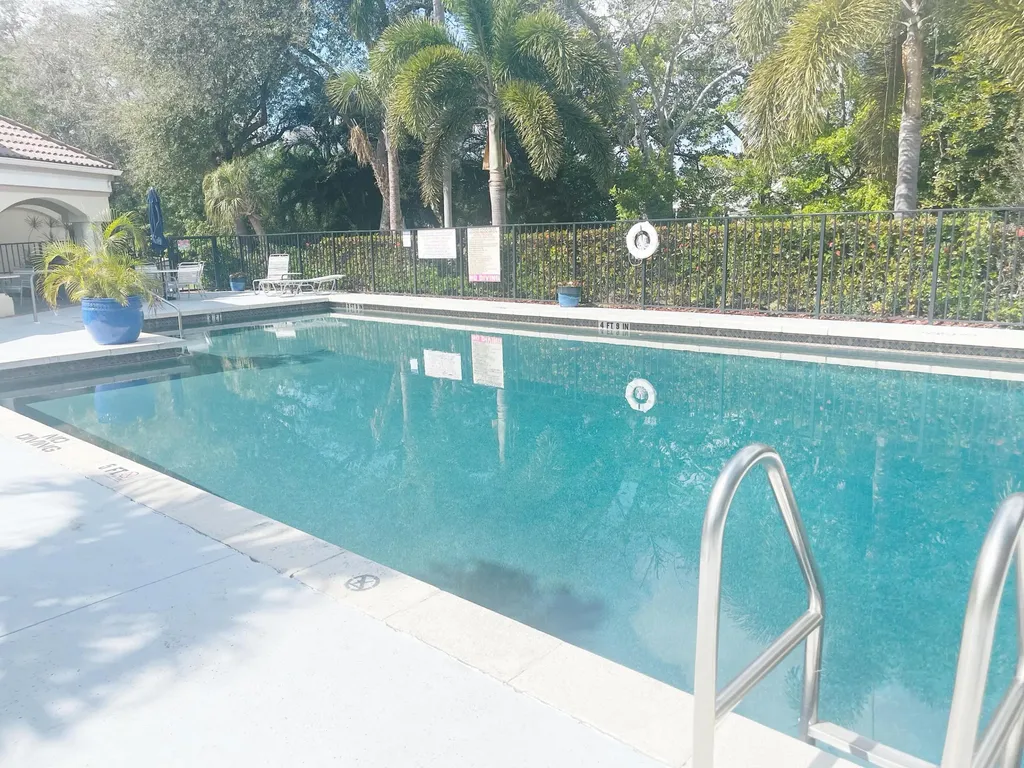 815 W Boynton Beach Boulevard Boynton Beach FL 33426