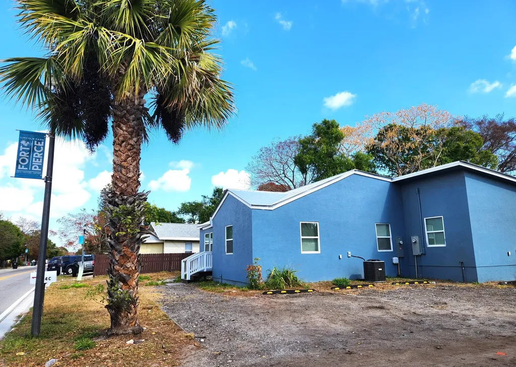 204 N 17th N Street Fort Pierce FL 34950
