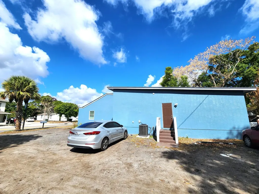 204 N 17th N Street Fort Pierce FL 34950