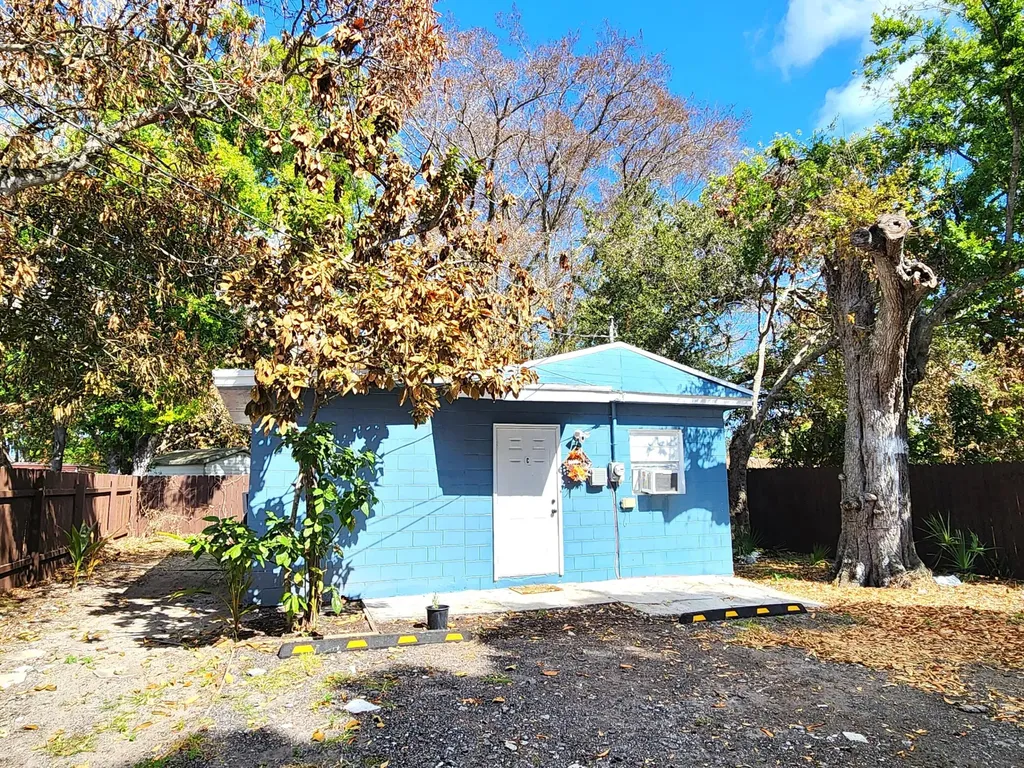 204 N 17th N Street Fort Pierce FL 34950