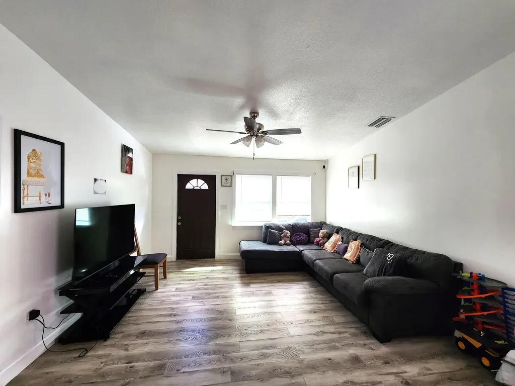 204 N 17th N Street Fort Pierce FL 34950