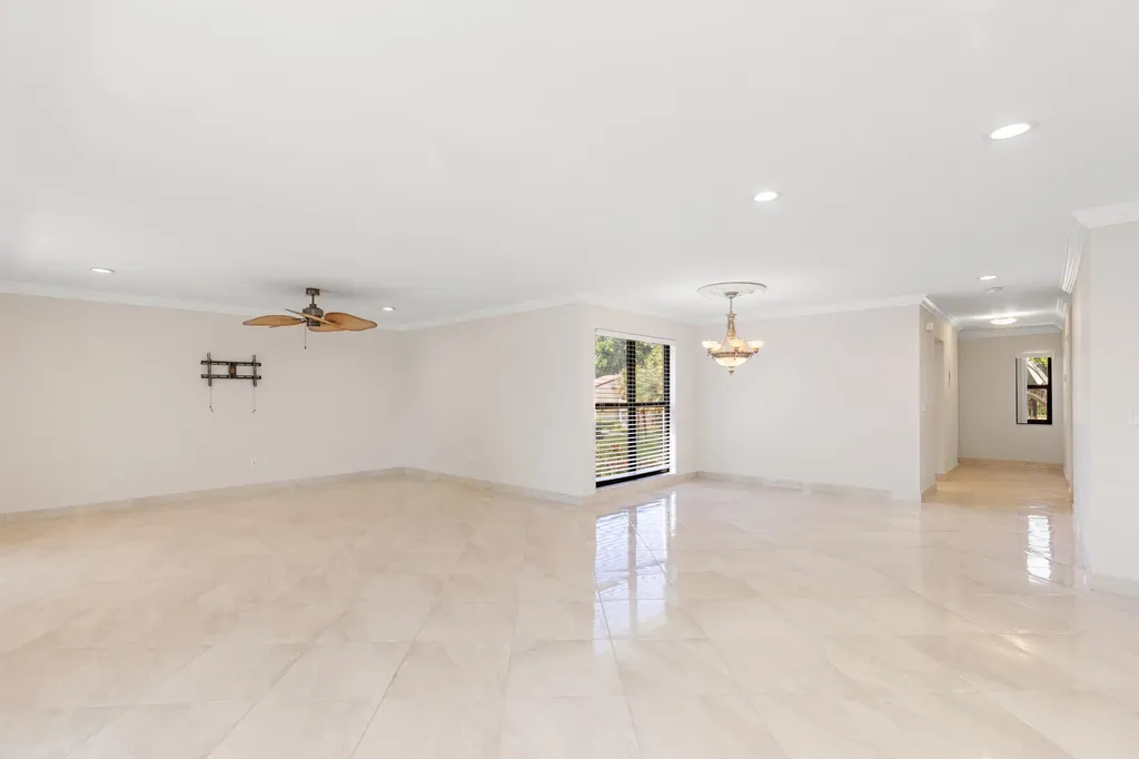 21851 Arriba Real Boca Raton FL 33433