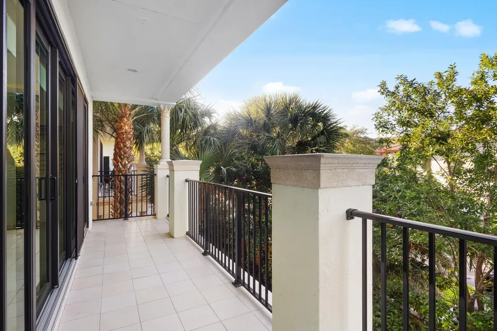 613 Windward Circle N Boynton Beach FL 33435