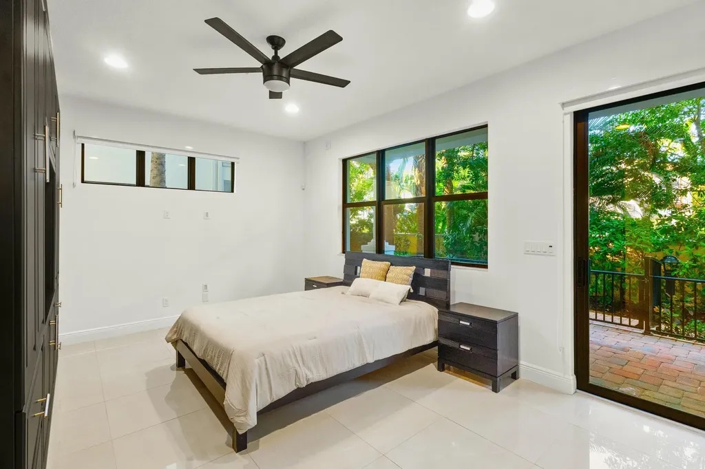 613 Windward Circle N Boynton Beach FL 33435