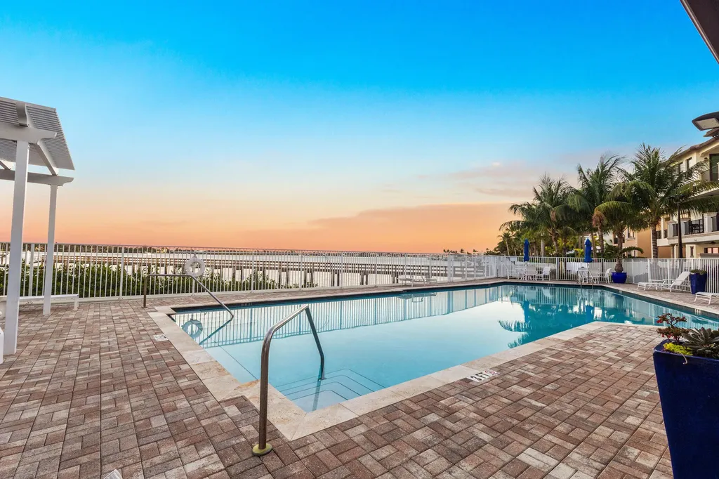 613 Windward Circle N Boynton Beach FL 33435