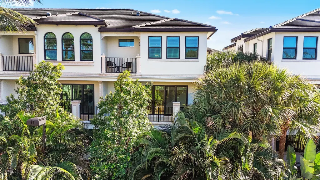 613 Windward Circle N Boynton Beach FL 33435