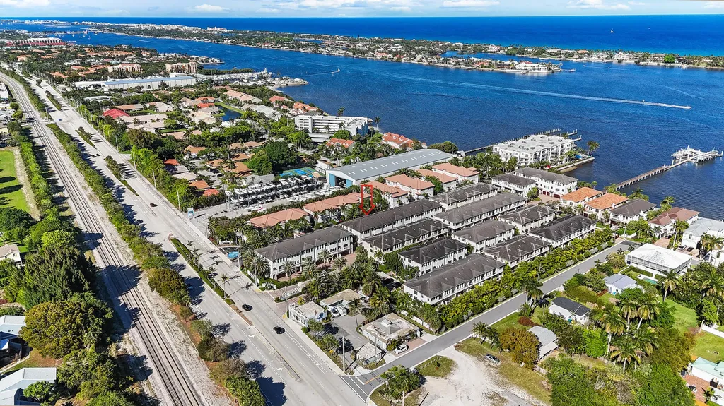 613 Windward Circle N Boynton Beach FL 33435