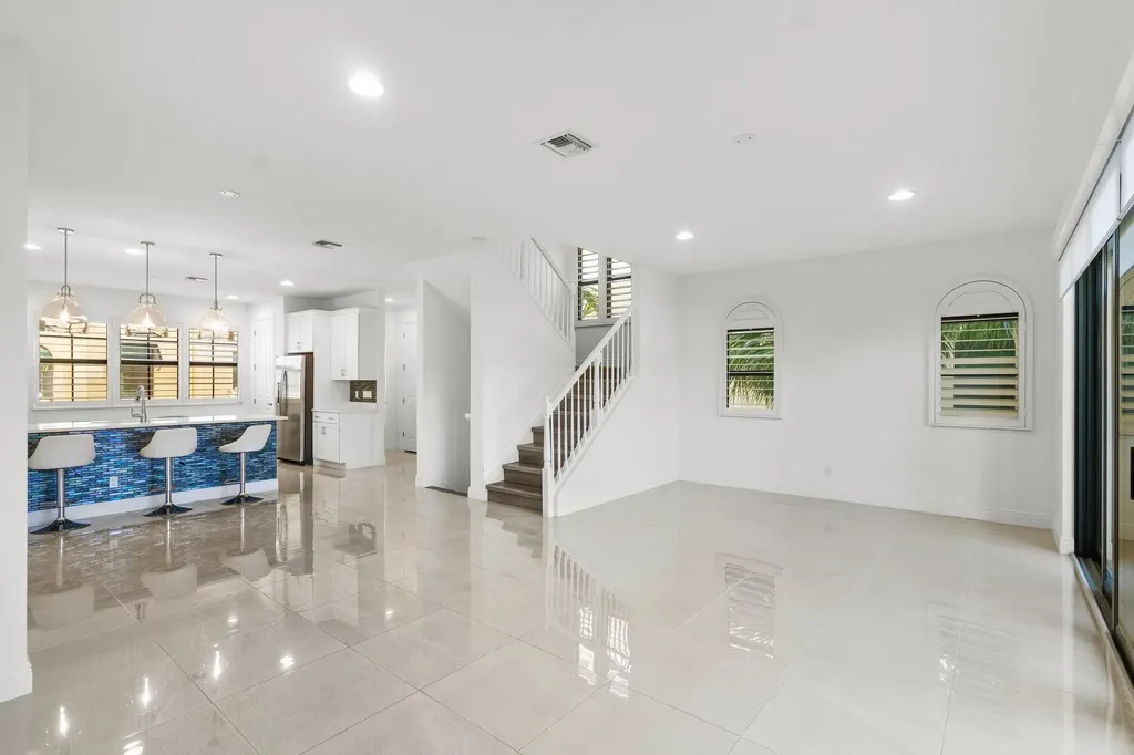 613 Windward Circle N Boynton Beach FL 33435