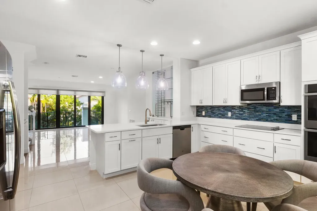 613 Windward Circle N Boynton Beach FL 33435