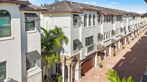 613 Windward Circle N Boynton Beach FL 33435