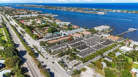 613 Windward Circle N Boynton Beach FL 33435