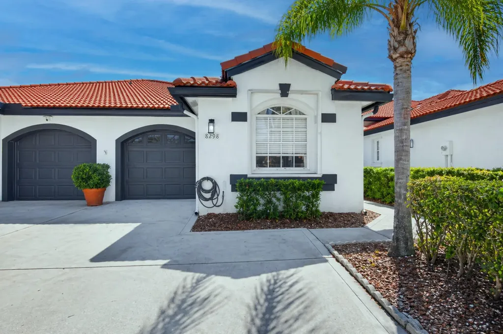 8298 Via Di Veneto Boca Raton FL 33496