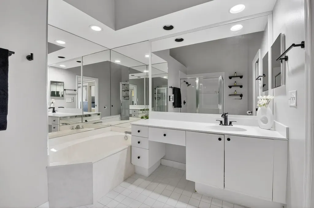 8298 Via Di Veneto Boca Raton FL 33496