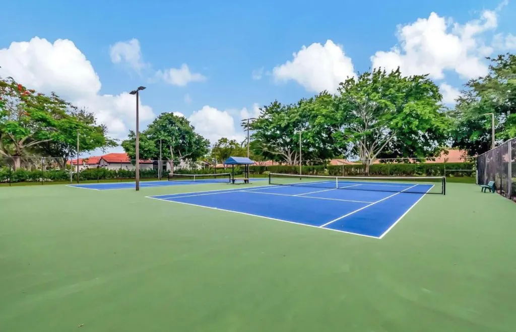 8298 Via Di Veneto Boca Raton FL 33496
