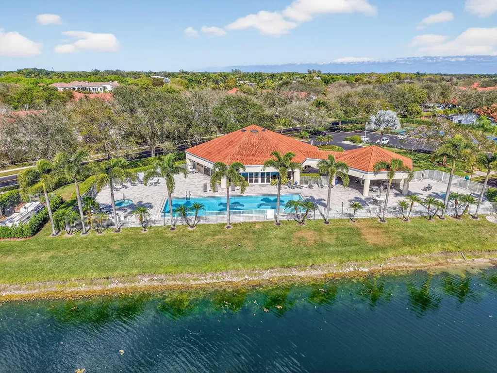 8298 Via Di Veneto Boca Raton FL 33496