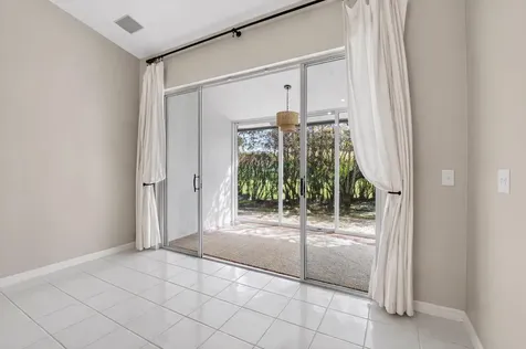 8298 Via Di Veneto Boca Raton FL 33496