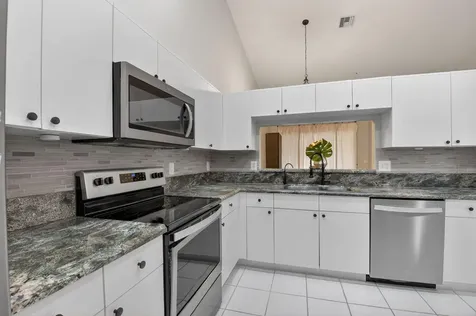 8298 Via Di Veneto Boca Raton FL 33496