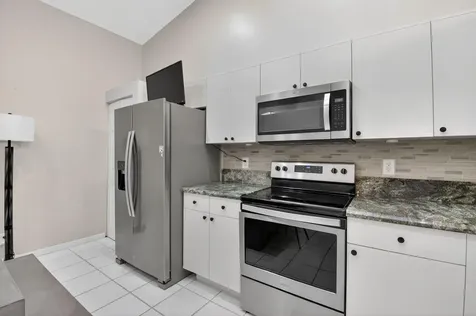 8298 Via Di Veneto Boca Raton FL 33496
