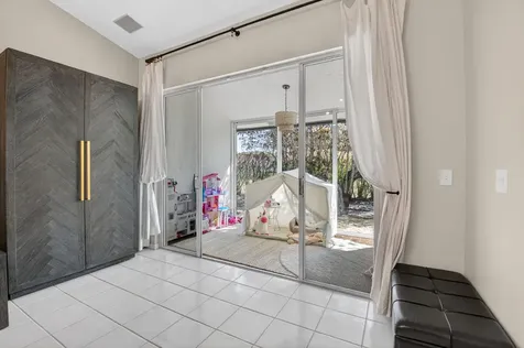 8298 Via Di Veneto Boca Raton FL 33496