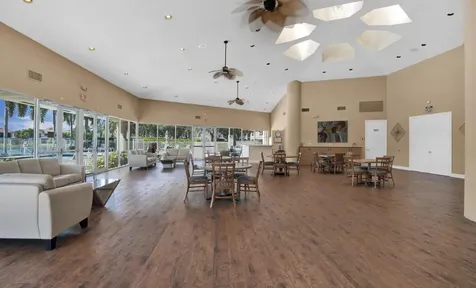8298 Via Di Veneto Boca Raton FL 33496