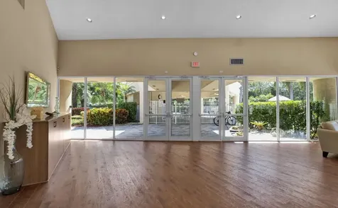 8298 Via Di Veneto Boca Raton FL 33496