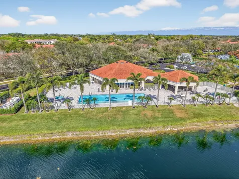 8298 Via Di Veneto Boca Raton FL 33496
