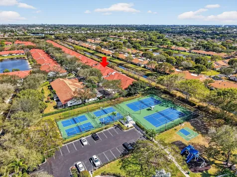 8298 Via Di Veneto Boca Raton FL 33496