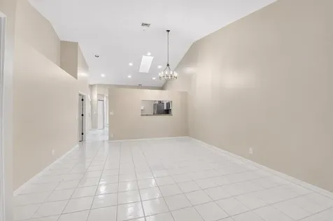 8298 Via Di Veneto Boca Raton FL 33496